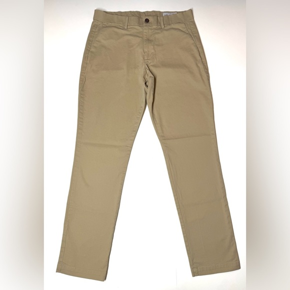 GAP Men's Athletic Taper Khaki Pants Size- 31 X 32 - Picture 1 of 8